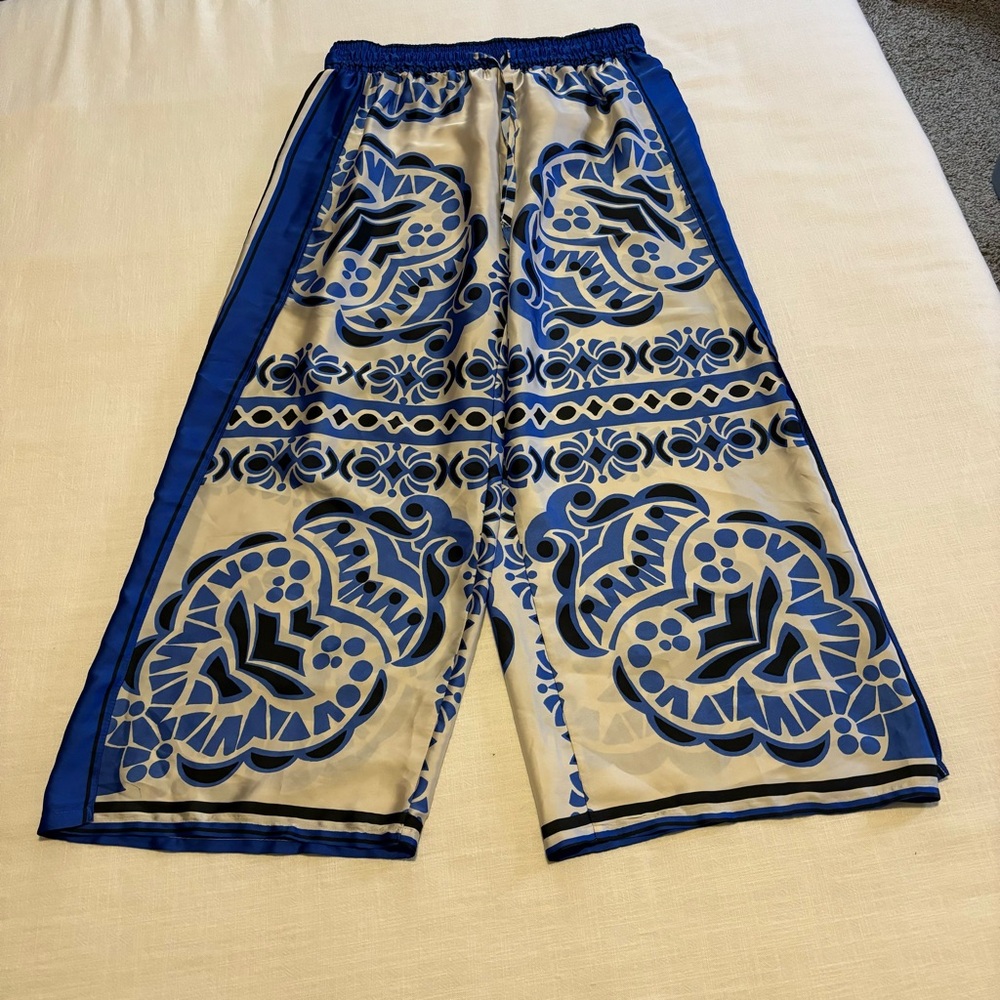 ZARA Wide Leg Printed Pants